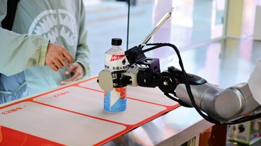 Hefei'de Robot Satış Görevlileri Hizmete Girdi
