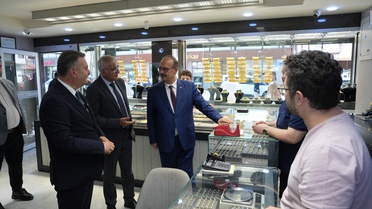 Vali Canbolat Çubuk'ta Esnafla Buluştu