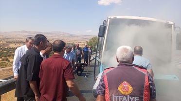 Sivrice'de Belediyeye Ait Otobüste Yangın Çıktı