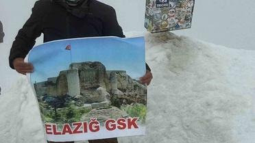 Ağrı Dağı'na Zafer Tırmanışı