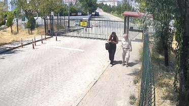 Altınları almak üzereydi! Küçük çocuğun tek hareketi planı bozdu