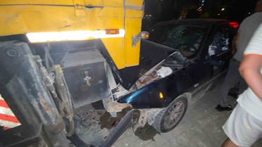 Osmaniye’de otomobil park halindeki vince çarptı: 1 yaralı