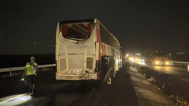 Siverek'te otobüs kazası: 13 yaralı