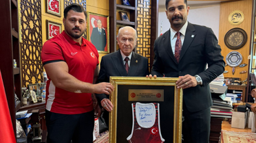 Güreş Federasyonu'ndan Bahçeli'ye Ziyaret