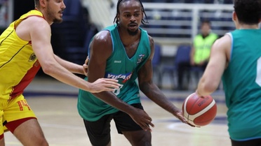 Y. Denizli Basket ilk provasında Göztepe ile berabere kaldı