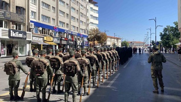 Sivas'ta Zafer Bayramı Provası Yoğun İlgi Gördü