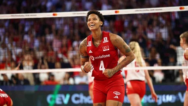 A Milli Kadın Voleybol Takımı, Polonya'ya 2-3 Yenildi