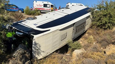 İzmir'de trafik kazası: 2 ölü, 1 yaralı