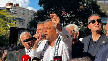 Yeni Parti'den Ev Kadınlarına Emeklilik Müjdesi