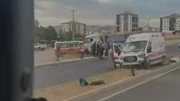 Polatlı'da Ambulans ve Otomobil Çarpıştı: 5 Yaralı