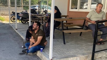 Minibüs altında kalan çocuk hayatını kaybetti
