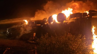 Çorum'da Devrilen TIR Alev Aldı