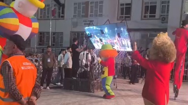 Festivalde 5 kişinin yaralanmasına neden olan led ekranın devrilme anının görüntüsü ortaya çıktı