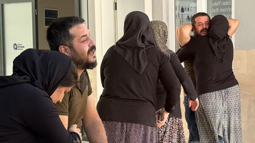 Ölümüne sebep olduğu bebeğinin cenazesini alırken kendinden geçti