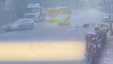 Kağıthane'de Motokurye Kaza Geçirdi