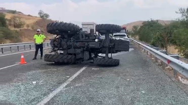 Malatya'da Traktör Devrildi: Sürücü Ağır Yaralı