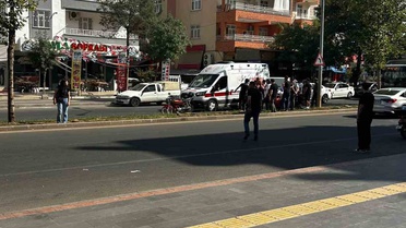 Diyarbakır'da Motosiklet Yayaya Çarptı