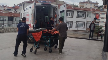 Boyabat'ta Kardeş Kavgası: İki Yaralı