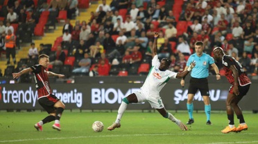 Çaykur Rizespor İlk Yarıda Önde!