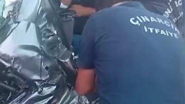 Çınarcık'ta Kaza: 3 Yaralı