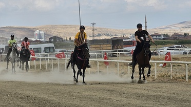 Afyonkarahisar'da Rahvan At Yarışları Başladı