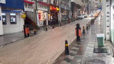 Artvin'de Şiddetli Yağış: Su Baskınları ve Heyelanlar