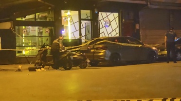 Bayrampaşa'da kafeye silahlı saldırı: 3 yaralı