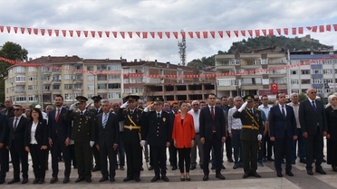 Zafer Bayramı Törenleri Boyabat ve Ayancık'ta Kutlandı