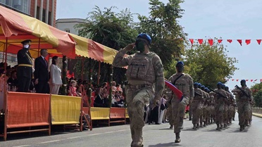 Edirne'de 30 Ağustos coşkusu: Mehmetçik ayakta alkışlandı