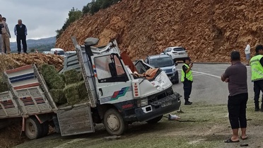 Ermenek'te Kamyonet Devrildi: 1 Ölü, 1 Yaralı