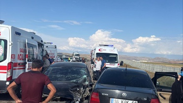 Bayburt'ta Zincirleme Trafik Kazası: 9 Yaralı