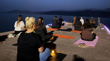 Tatvan'da Dolunay Eşliğinde Yoga Etkinliği