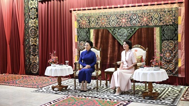 Peng Liyuan Kırgızistan'da