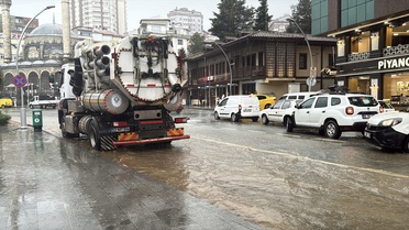 Rize'de Sağanak Yağış Ulaşımı Aksattı