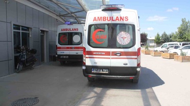 Konya'nın Beyşehir ilçesinde motosiklet devrildi, sürücü M.Ö. yaralanarak hastaneye kaldırıldı