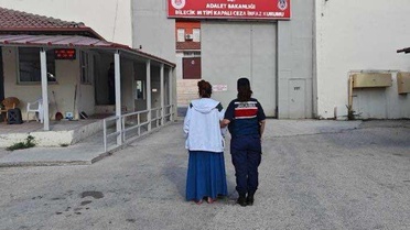 Bilecik'in Bozüyük ilçesinde aranan kadın jandarma devriyesinde yakalanıp cezaevine gönderildi