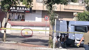 Diyarbakır Bağlar'da Şüpheli Paket Paniği: Emek Caddesi'nde Fünye ile Patlatıldı