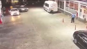 Edirne'de Dinlenme Tesisinde Tartıştığı 2 Kişiye Otomobiliyle Çarpıp Kaçan Hollandalı Hamzabeyli Sınır Kapısı'nda Yakalandı