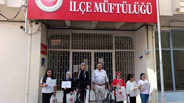 Afyonkarahisar Emirdağ'da Camiler Arası Bilgi Yarışması'nda Birincilere Bisiklet, Diğerlerine Para Ödülü Verildi