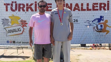 Denizli'deki ANALİG finalinde Erzincanlı atlet Ali Eren Yüksel, uzun atlamada 5,90 metreyle Türkiye ikincisi oldu