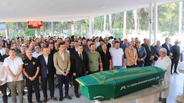 KKTC'deki feribot faciasında hayatını kaybeden Reyhan Verim, Mersin'de gözyaşlarıyla son yolculuğuna uğurlandı