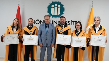 İnönü Üniversitesinde 13 öğretim üyesi profesörlük ve doçentlik kadrosuna atandı, törenle cübbe giydiler