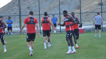 Mardin 1969 Spor, Sivasspor deplasmanında 3 puan peşinde: Ahmet Cingöz maça kilidi kazandı