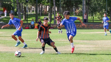 Sivas'ta 107. yıl kutlamaları kapsamında U-15 futbol turnuvası 5 takımla başladı