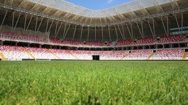 Sivasspor maçına gideceklere otopark uyarısı: Tarım Fuarı nedeniyle 4 Eylül Stadyumu'na araçla gelmeyin