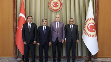 Kamu-Sen Başkanı Kahveci, TBMM Başkanı Kurtulmuş'a personelin özlük hakları raporunu sundu