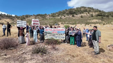 Uşak'ta 6 köyün sakinleri Murat Dağı'ndaki 3 bin 600 hektarlık maden ruhsatını protesto etti