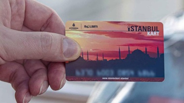 Beşiktaş'ın yıldızı İstanbul'u böyle keşfediyor! İETT'ye binip Taksim'e gitti