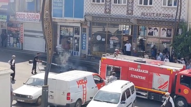 Diyarbakır’da hareket halindeki motosiklet alevlere teslim oldu