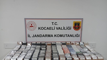 Dilovası'nda jandarmadan iki araçta operasyon; 2 gözaltı